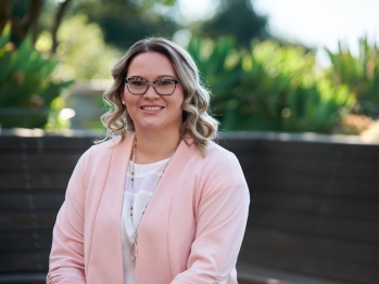 Headshot photo of Jennifer Alanis